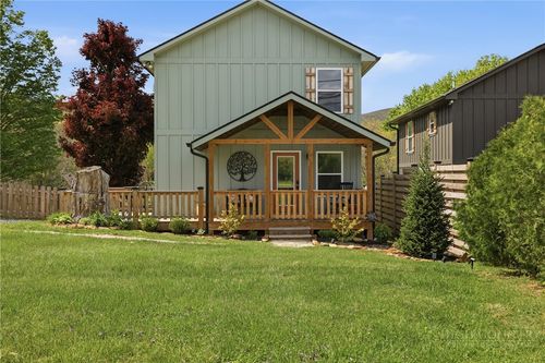 173 Whitethorne Ln, West Jefferson, NC, 28694-9440 | Card Image