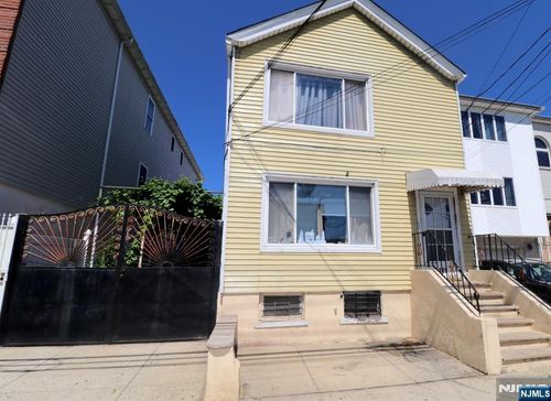 119 Pacific St, Newark, NJ, 07105-1538 | Card Image