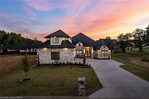 9108 Astoria Trl, Fort Smith, AR, 72916-5099 | Card Image