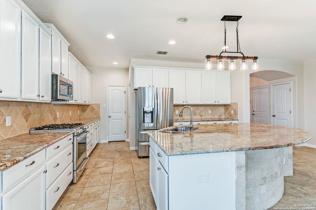 10302 Cima Vis, House other with 4 bedrooms, 7 bathrooms and null parking in Helotes TX | Image 8