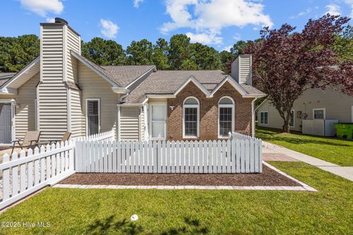 37 Mulberry Ln, New Bern, NC, 28562-8982 | Card Image