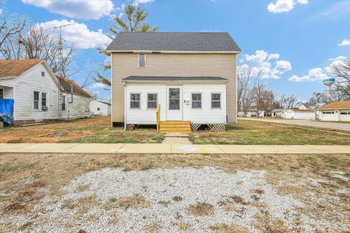 602 S Elm St, Villa Grove, IL, 61956-1916 | Card Image