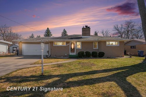 2568 Kuhlman Dr, Saginaw, MI, 48603-3031 | Card Image