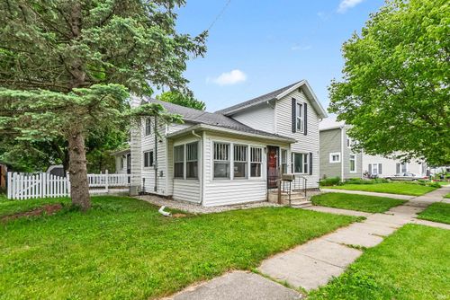126 Clark St, Kendallville, IN, 46755-1810 | Card Image
