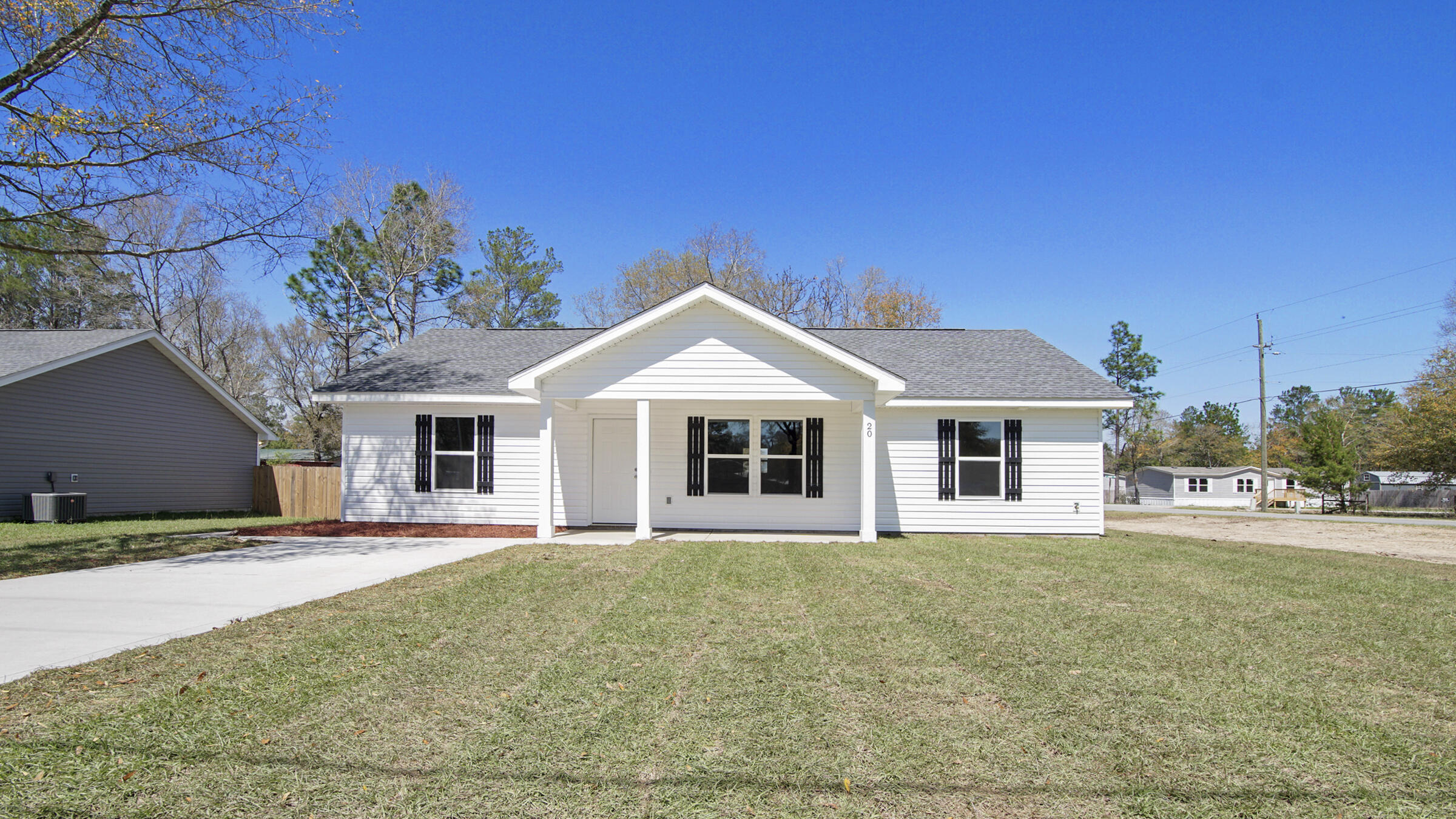 Iris Ln, Defuniak Springs, FL 32433