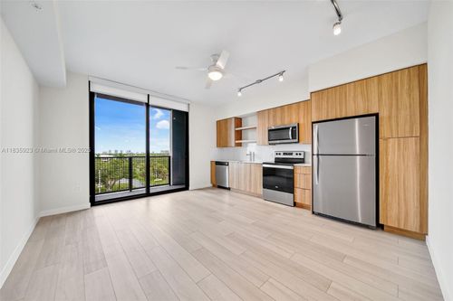 apt-315-555 Ne 8th St, Fort Lauderdale, FL, 33304-2889 | Card Image