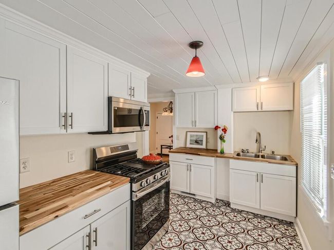 395 Charles Saint Paul. ALL NEW--Cabinets, appliances, countertops & flooring | Image 4