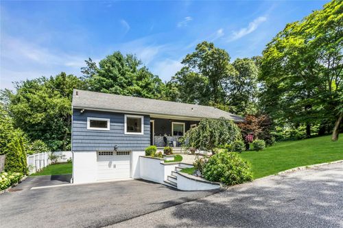 870 Heights Pl, Oyster Bay, NY, 11771-1122 | Card Image