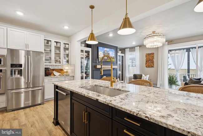 3880 Hillview Ct, House other with 5 bedrooms, 4 bathrooms and null parking in Alexandria VA | Image 8