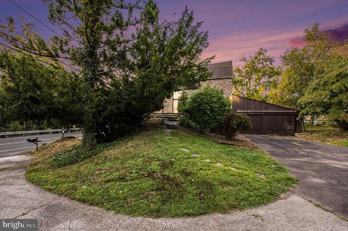 747 Gravel Pike, COLLEGEVILLE, PA, 19426-1639 | Card Image