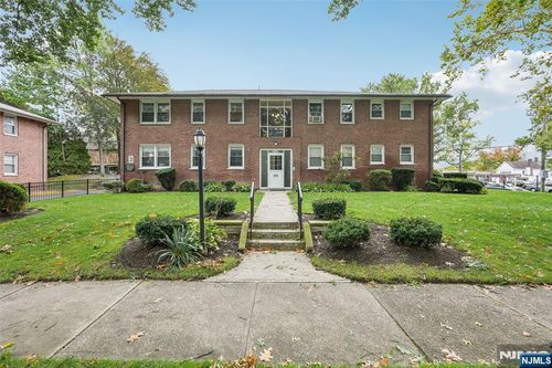 25-02 High St, Fair Lawn, NJ, 07410-6418 | Card Image