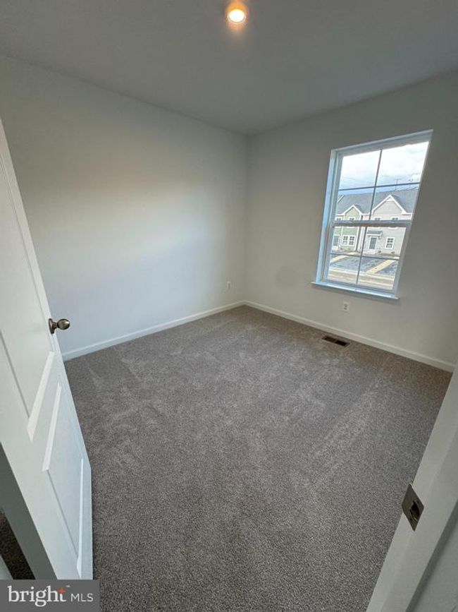 21 Scrub Pine Ct, Townhouse with 3 bedrooms, 3 bathrooms and null parking in BUNKER HILL WV | Image 11