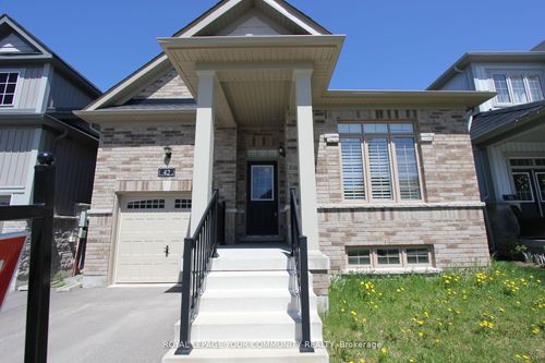 42 Northhill Avenue, Cavan Monaghan, ON, L4A1G0 | Card Image