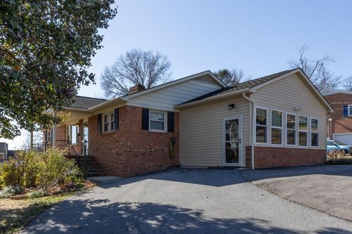 733 Hillview Dr, Dayton, VA, 22821-9231 | Card Image