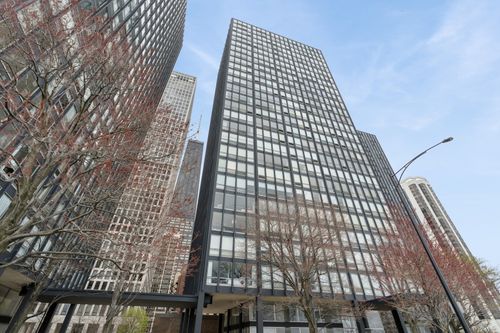 22f-880 N Lake Shore Dr, Chicago, IL, 60611-5717 | Card Image
