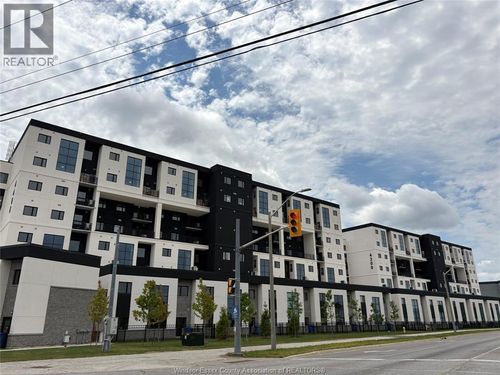 618-4300 Laurier Pky, Lasalle, ON, N9H0P8 | Card Image