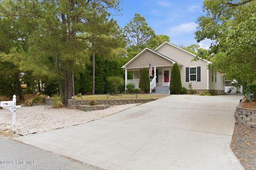 168 Ne 3rd St, Oak Island, NC, 28465-6601 | Card Image