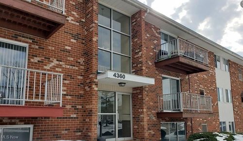 c15-4360 Inner Circle Drive, Brunswick, OH, 44212 | Card Image