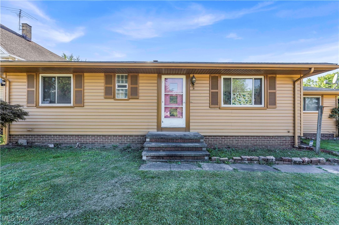 53rd St, Newburgh Heights, OH 44105