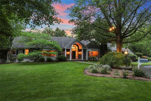 39 Rigene Rd, Harrison, NY, 10528-1221 | Card Image