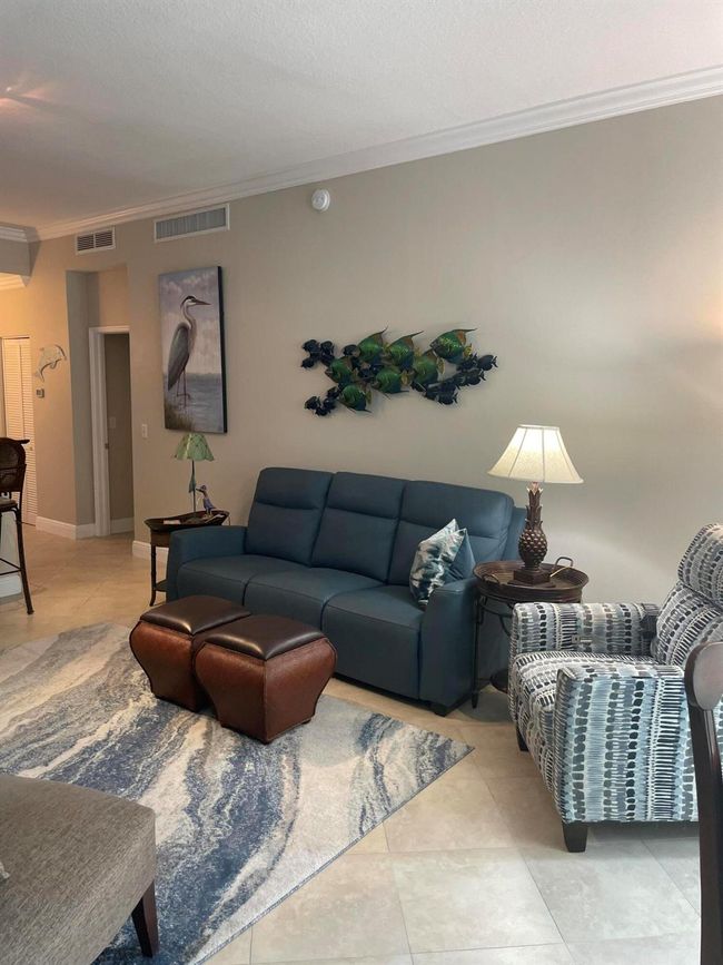 APT-623 - 806 E Windward Way, Condo with 2 bedrooms, 2 bathrooms and null parking in Lantana FL | Image 5