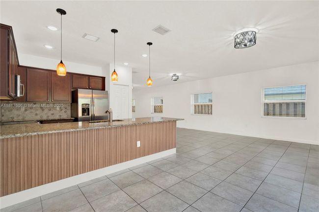 279 Se 31 St Ter, House other with 5 bedrooms, 3 bathrooms and null parking in Homestead FL | Image 8