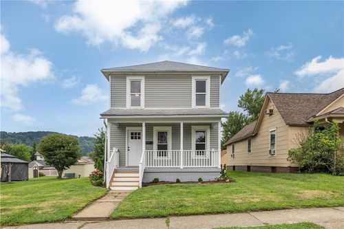 231 Arthur St, Zelienople, PA, 16063-1004 | Card Image