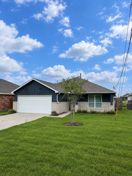 94 Road 5102 A, Cleveland, TX, 77327-2704 | Card Image