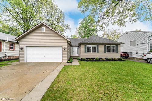 22461 Macbeth Ave, Fairview Park, OH, 44126-2937 | Card Image