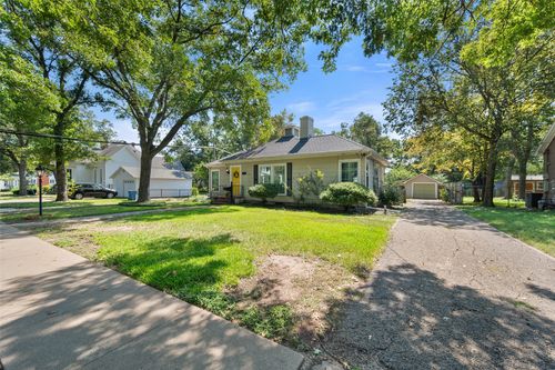 1411 W 4th Ave, Corsicana, TX, 75110-4450 | Card Image