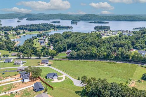 211 Washita Ln, Rutledge, TN, 37861-3327 | Card Image