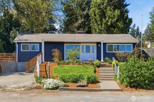 2098 Ne Sunrise Drive, Bremerton, WA, 98310 | Card Image