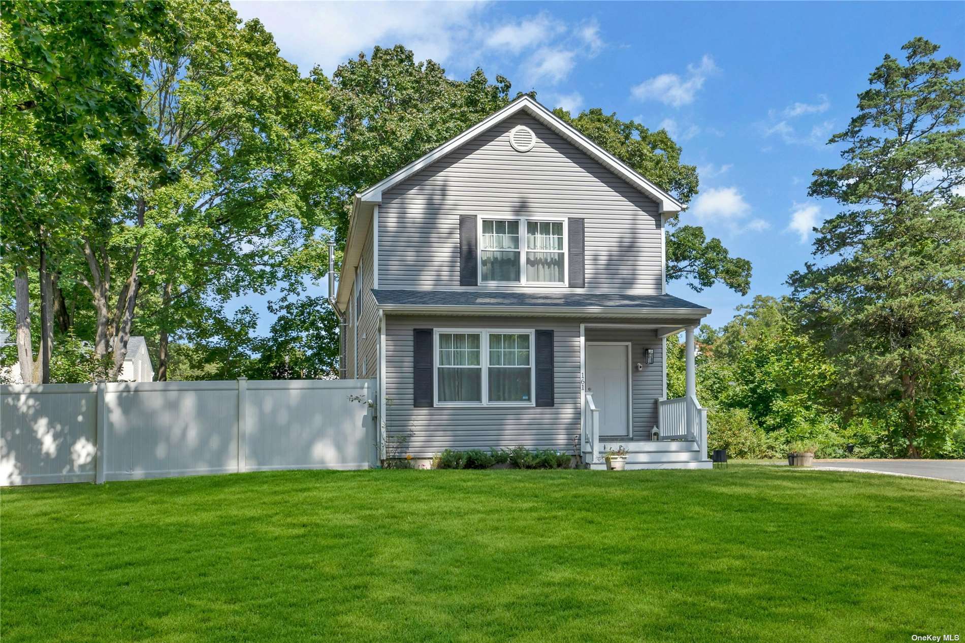 Richmond Blvd, Ronkonkoma, NY 11779