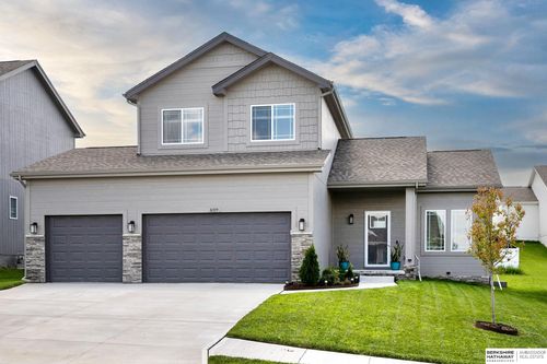 16919 Huntington Ave, Omaha, NE, 68116-3602 | Card Image