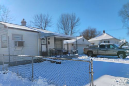 106 E Hopkins Avenue, Pontiac, MI, 48340 | Card Image