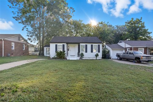703 S Poplar St, Sapulpa, OK, 74066-5111 | Card Image