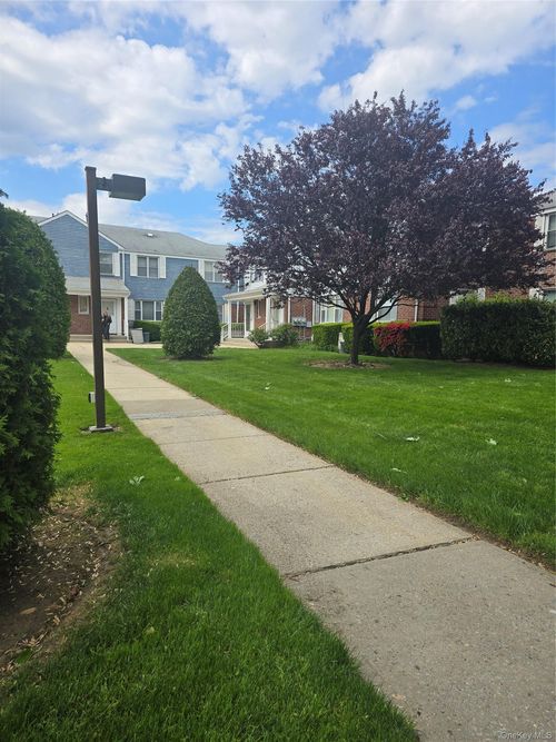 228-05 69th Ave, Oakland Gardens, NY, 11364-2748 | Card Image