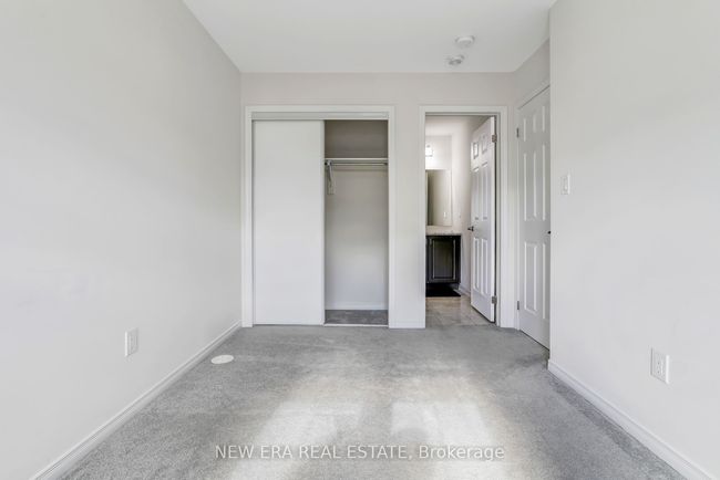 207 Danzatore Path, Condo with 5 bedrooms, 3 bathrooms and 1 parking in Oshawa ON | Image 24