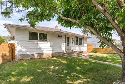 1240 Duffield St W, House other with 2 bedrooms, 2 bathrooms and null parking in Moose Jaw SK | Image 1