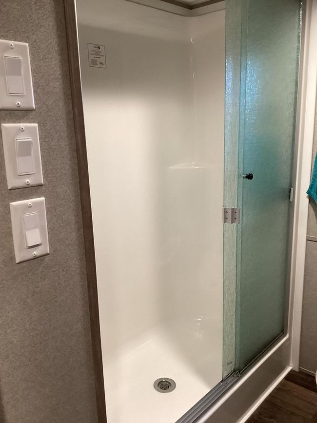 spacious shower | Image 29
