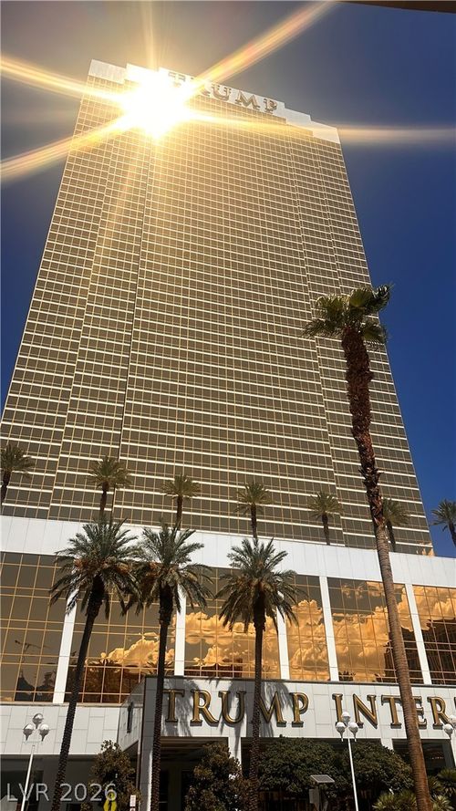 4710-2000 N Fashion Show Drive, Las Vegas, NV, 89109 | Card Image