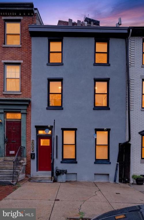 2005 W Girard Ave, PHILADELPHIA, PA, 19130-1420 | Card Image