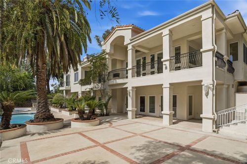 1852 La Loma Dr, Santa Ana, CA, 92705-3027 | Card Image