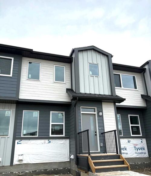 754 Wolf Willow Boulevard Se, Calgary, AB, T2X5R3 | Card Image