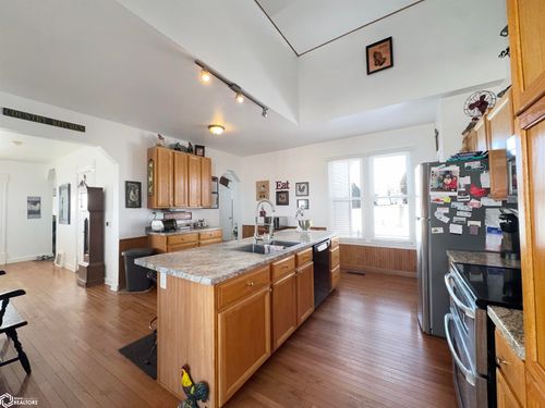 1424 Lemon Ave, Hampton, IA, 50441-7492 | Card Image