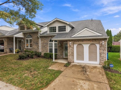599 Newport Dr, Pittsburgh, PA, 15235-3258 | Card Image