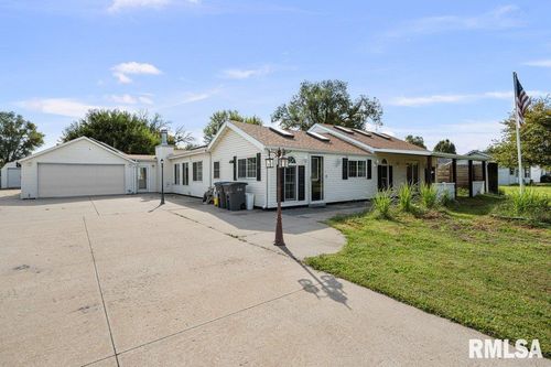 705 13th St W, Milan, IL, 61264-2254 | Card Image