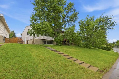 84 Ranchero Rise Nw, Calgary, AB, T3G1E2 | Card Image