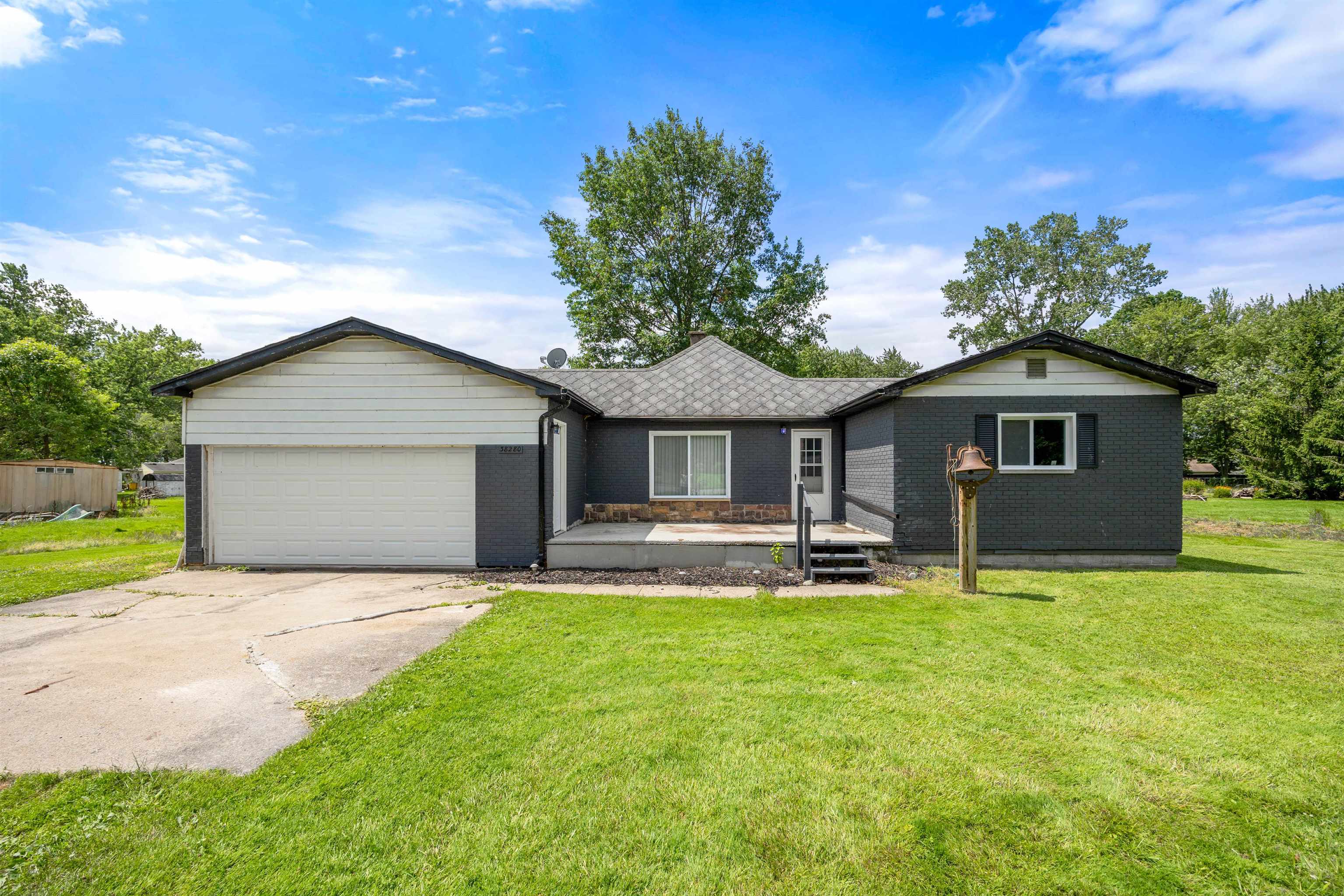 Ruedisale St, New Baltimore, MI 48047