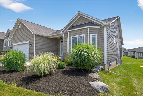 105 Austin Meadows Dr S, Manlius, NY, 13104-3405 | Card Image